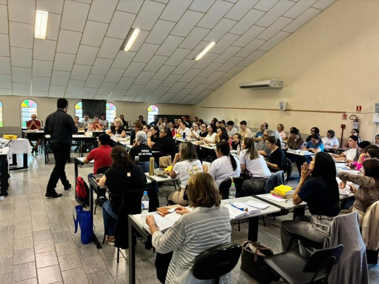 Escola Diocesana de Catequistas Retoma Atividades em Duas Áreas Pastorais