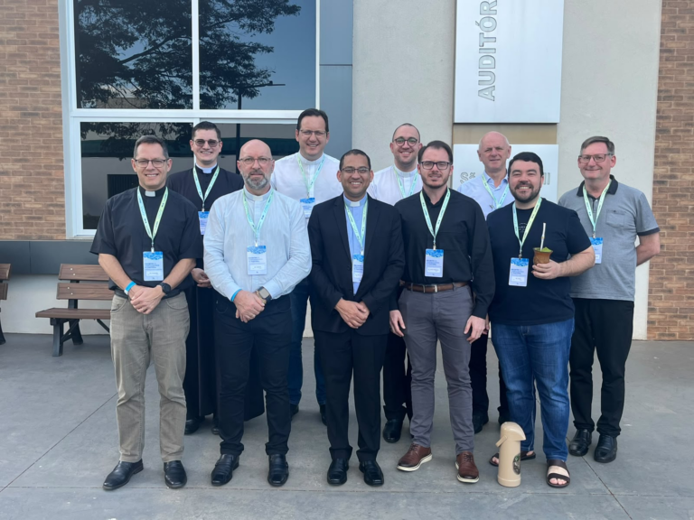 Coordenadores diocesanos da Ação Evangelizadora do Regional Sul 3 participam de encontro nacional em Brasília